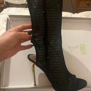 Elegant Black and Gold Stiletto Heels